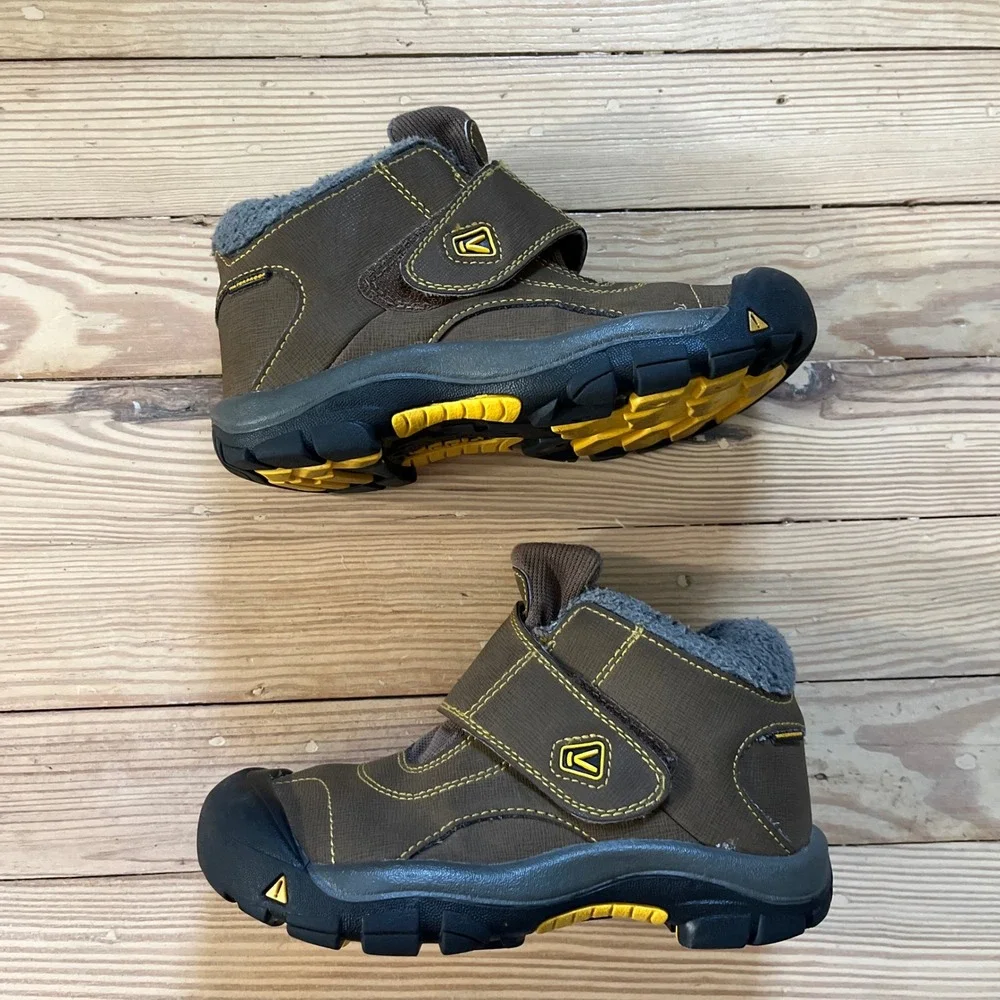 Keen Winter Boots Kids Size 13 Brown Waterproof Faux Fur Lined Insulated Rugged